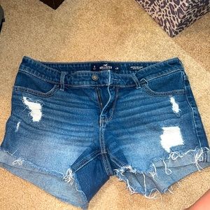 Hollis get denim shorts
